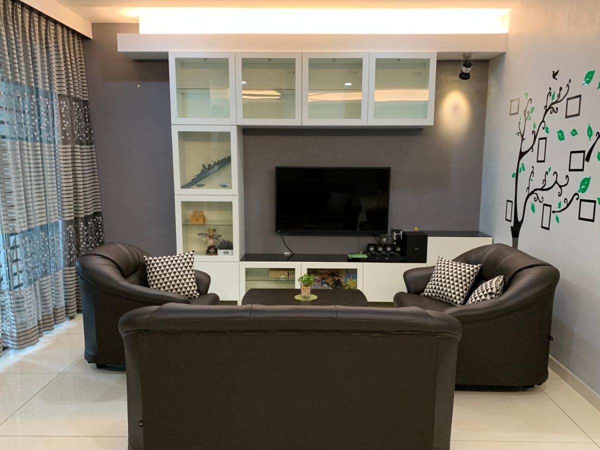 Ks1 Homestay Sky Mirror Double Storey House กัวลาเซอลาโงร์ ภายนอก รูปภาพ